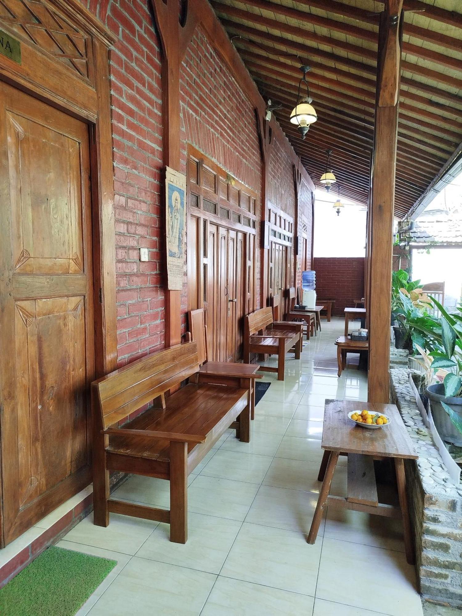 Dapur Ethnic Homestay Bantul Exterior photo